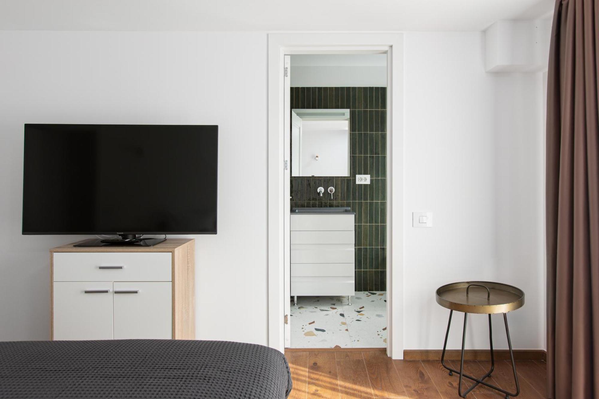 Peak Aparthotel - Old Town - By Cityhost Braşov Eksteriør bilde