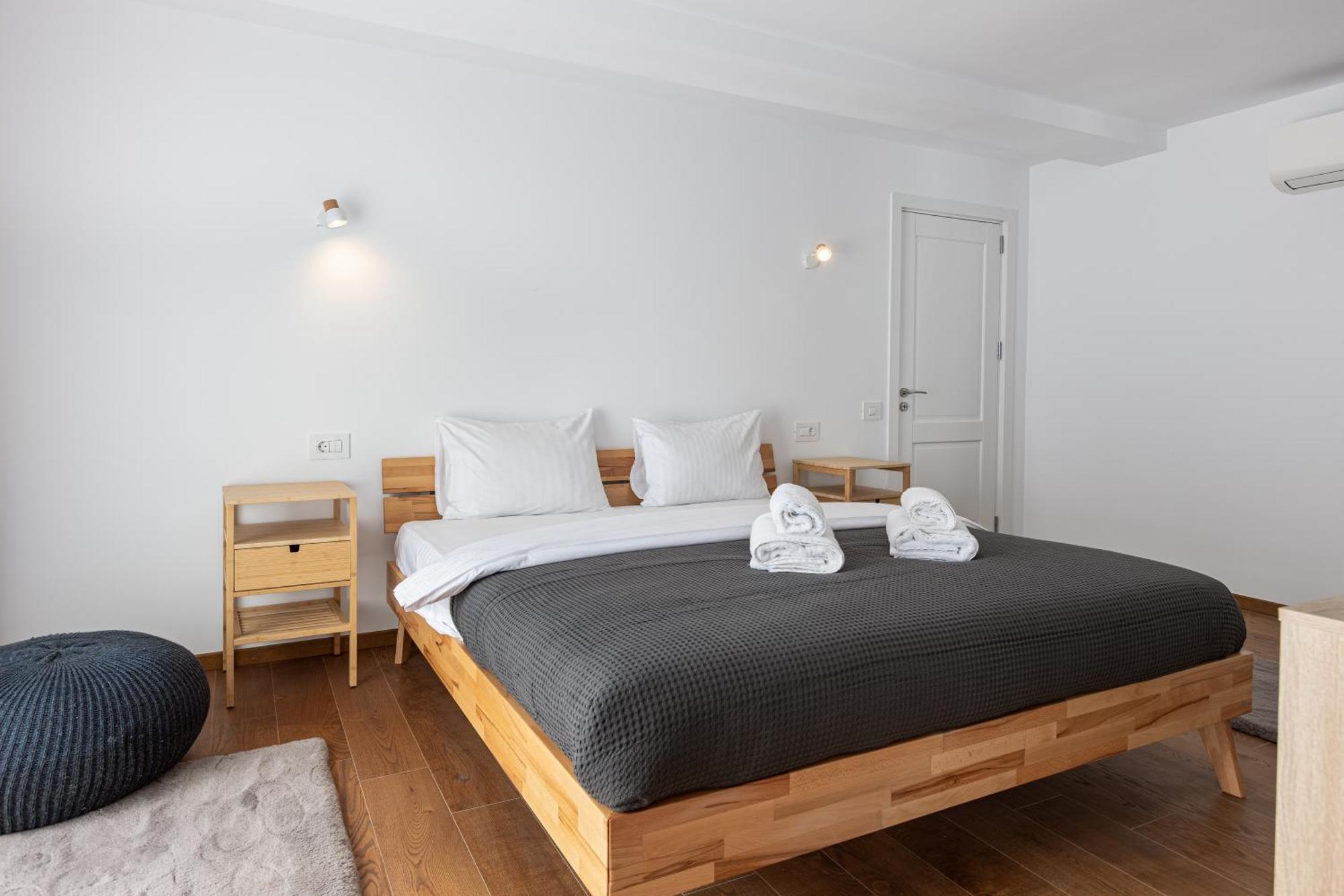 Peak Aparthotel - Old Town - By Cityhost Braşov Eksteriør bilde