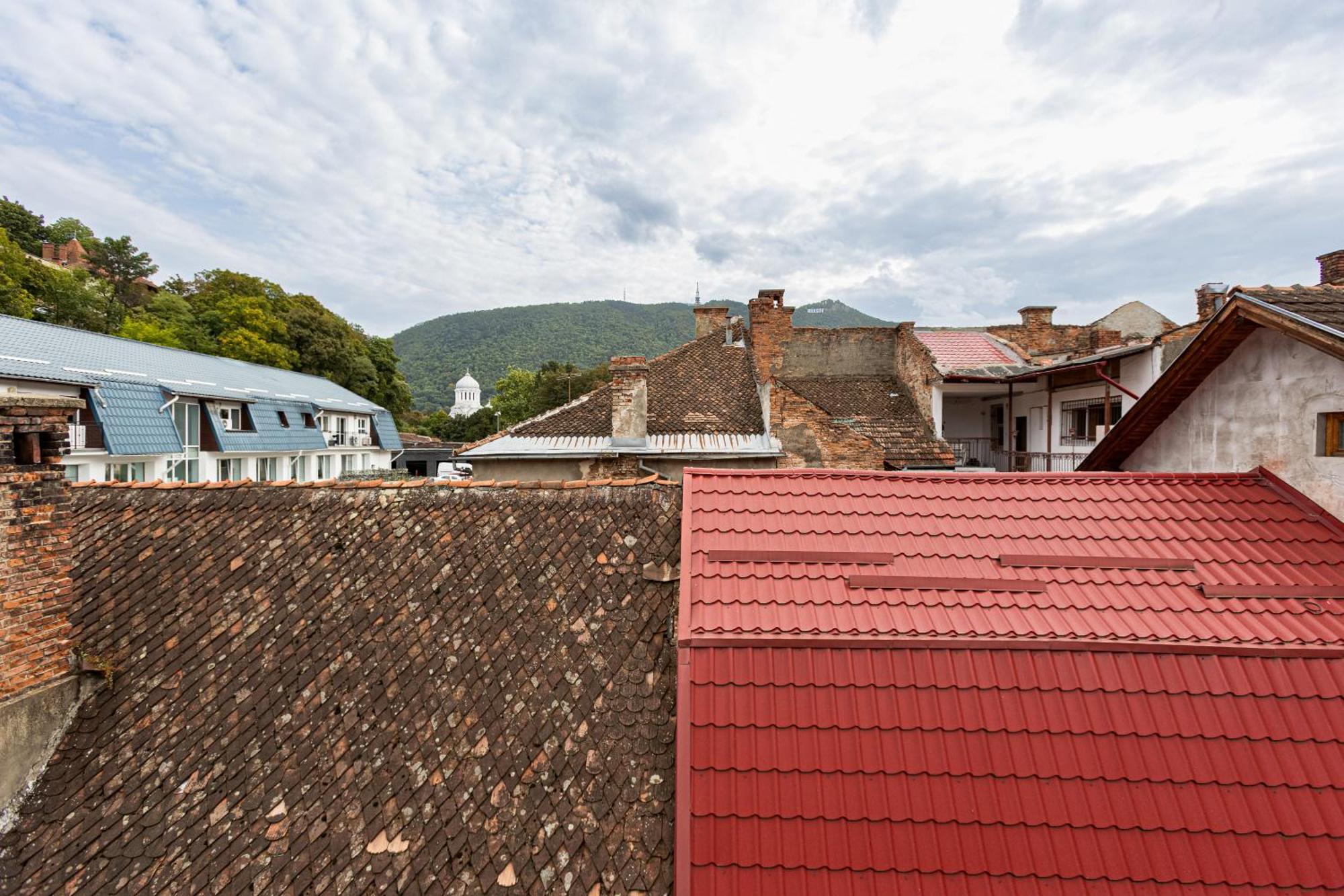 Peak Aparthotel - Old Town - By Cityhost Braşov Eksteriør bilde